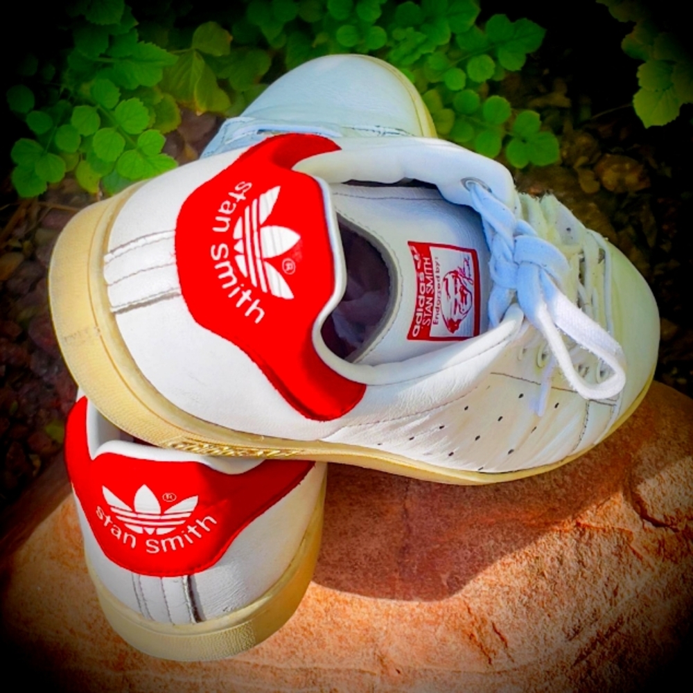 Adidas Stan Smith Sneakers Men US 8.5, White Red, Used.